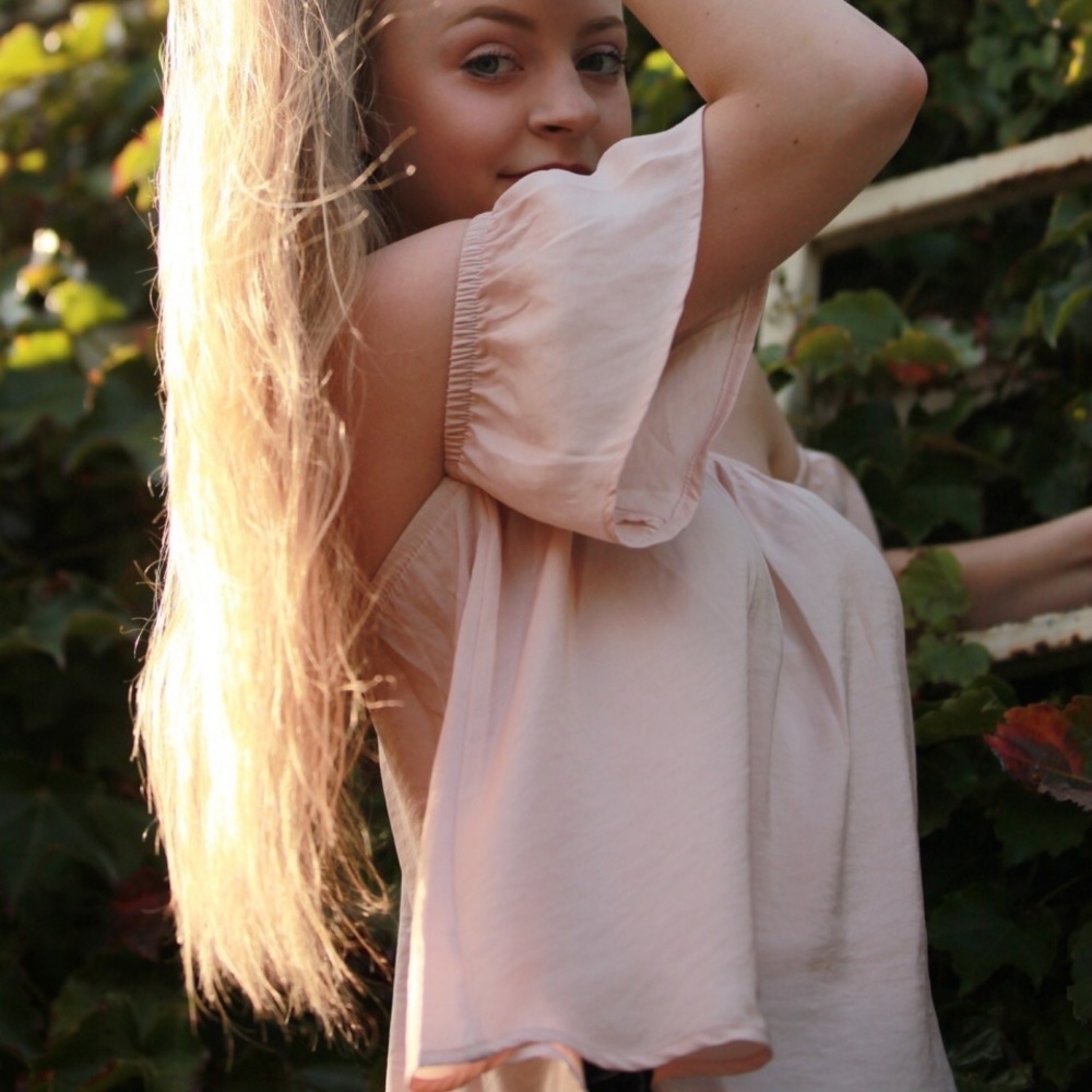 American eagle light blush top